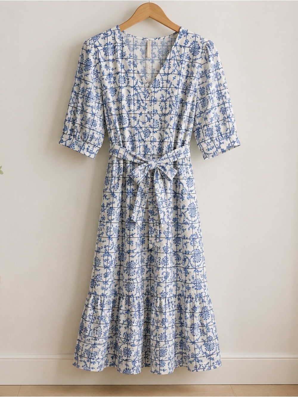 Uncle Frank China Dress White Blue Floral Tie Waist Midi Dress Women’s Size M